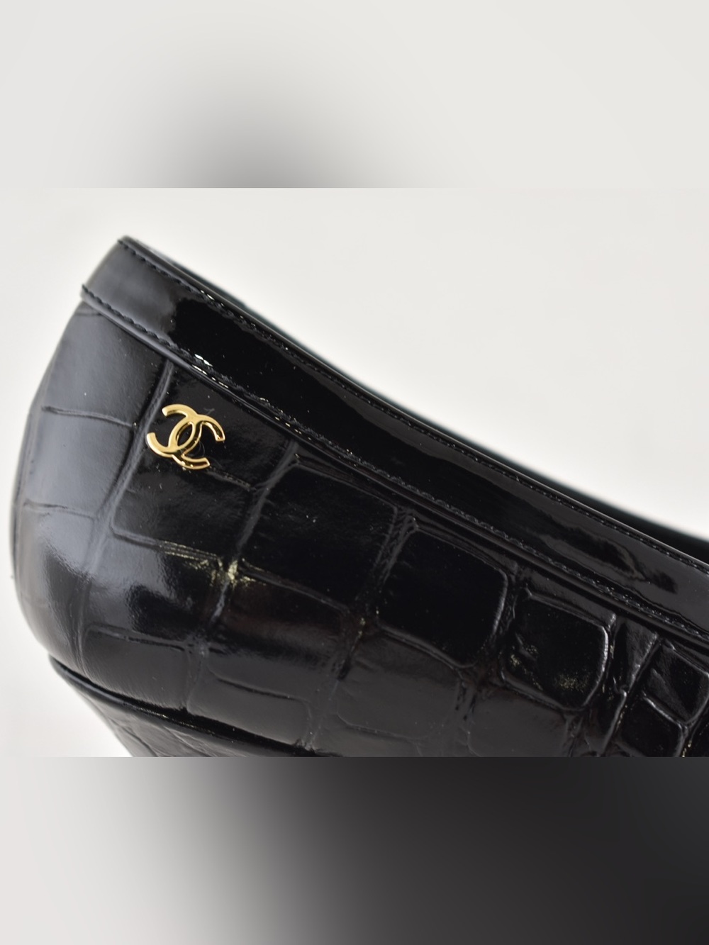 Chanel 26S Blazy Black Crocodile Croc Embossed Patent CC Gold Logo Heel Pump 41 - Picture 6 of 16